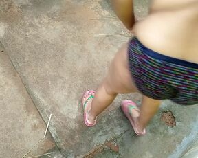 Dei Milf bhabhi Caught Flashing Big Ass in Backyard To Neighbor