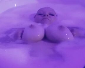 Bathtime with a MILF