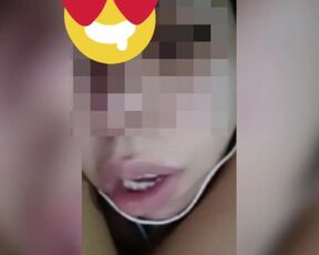 videocall ni gf inakit si bf bago matulog. daliri ginawang tite grabe sarap sumubo