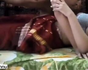 Desi Newly marrid Bhabhi ki Chudai full video hindi audio, Desi bhabhi full hot romantic kissing sex very hard fuck