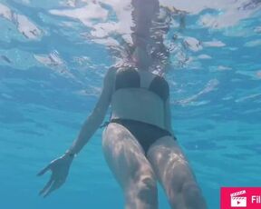 MILF Friend Underwater