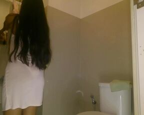 Asian Beauty Masturbates in the Bathroom in the Morning