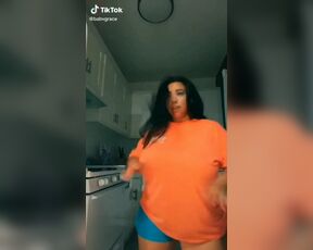 Tik Tok Female: Chick with HUGE tits!