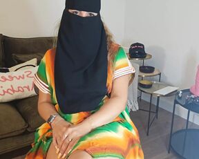 Arabian Wife in Niqab Masturbate - (Arabic En Darija) SweetArabic