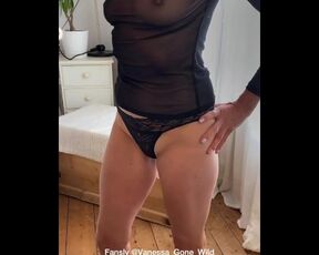 This GILF will entice you (Preview)